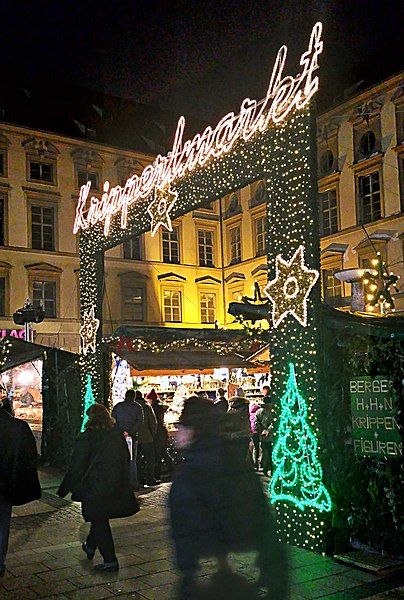 File:Krippermarkt München 2016.jpg