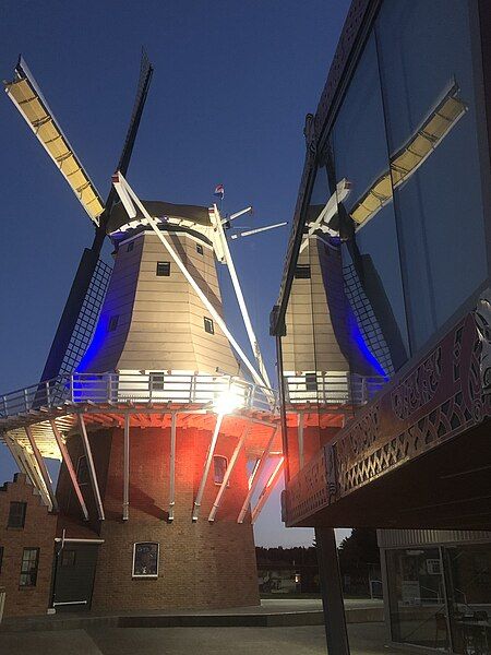 File:Molen lights.jpg