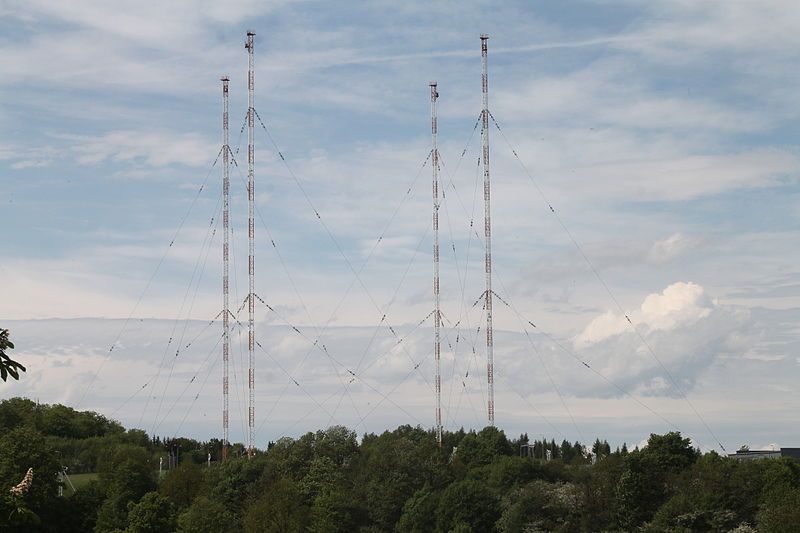 File:Quadratantenne Wachenbrunn.JPG