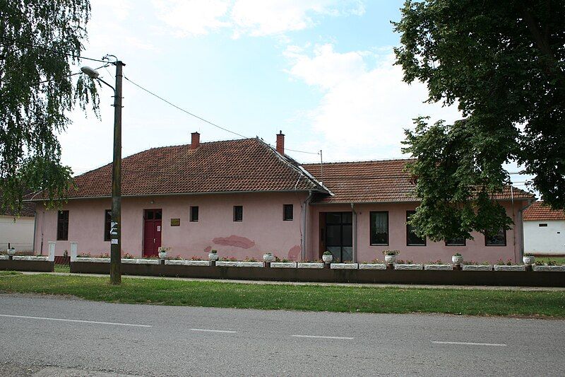 File:Salaš Crnobarski 004.jpg