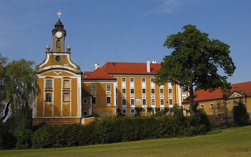 File:Schloss Kirchber.jpg