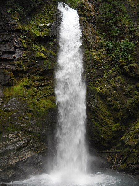 File:Wells Creek Falls.JPG