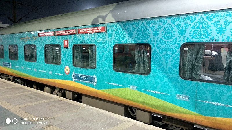 File:ALD-NDLS Humsafar Express.jpg