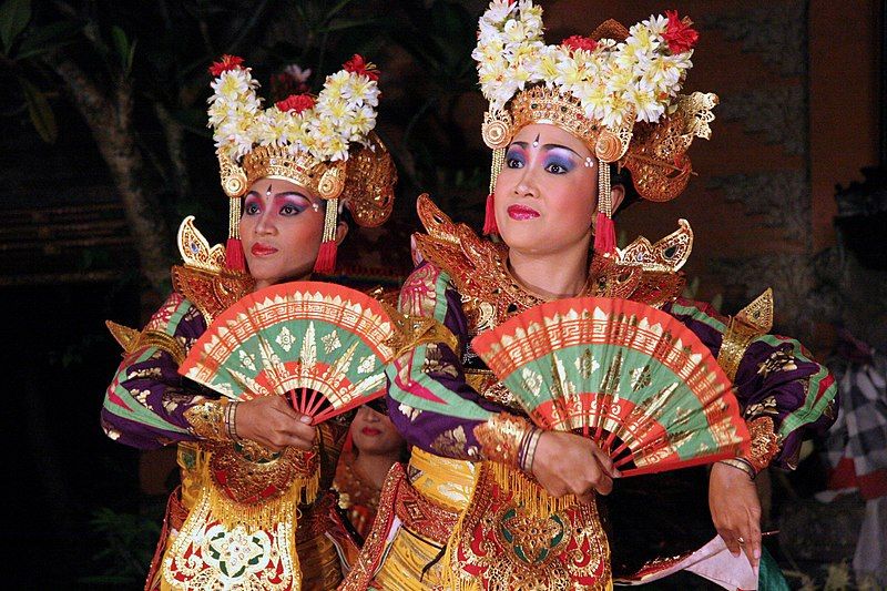 File:Bali-Danse 0704a.jpg