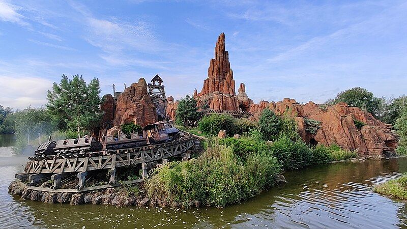 File:BigThunderMountain Paris 02.jpg