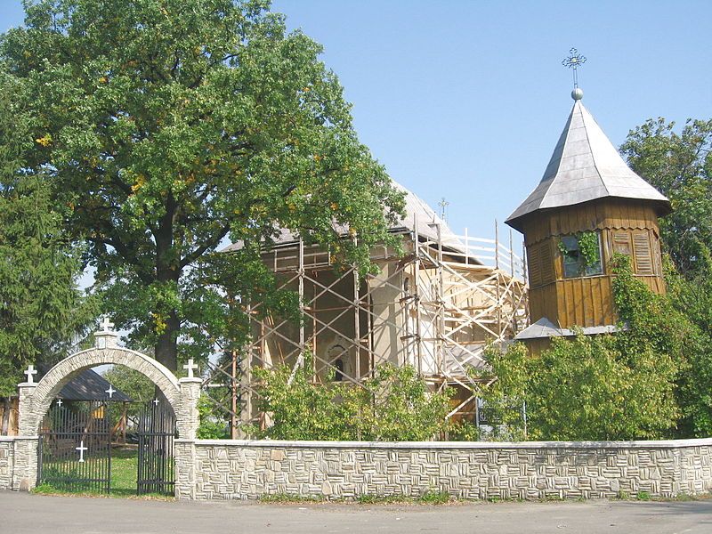 File:Biserica din Reuseni.jpg