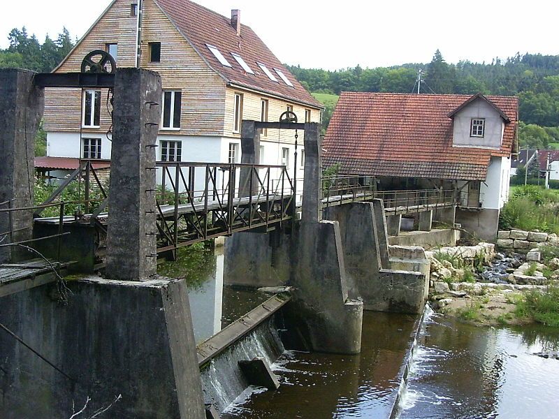 File:Dam-across-Kocher.JPG