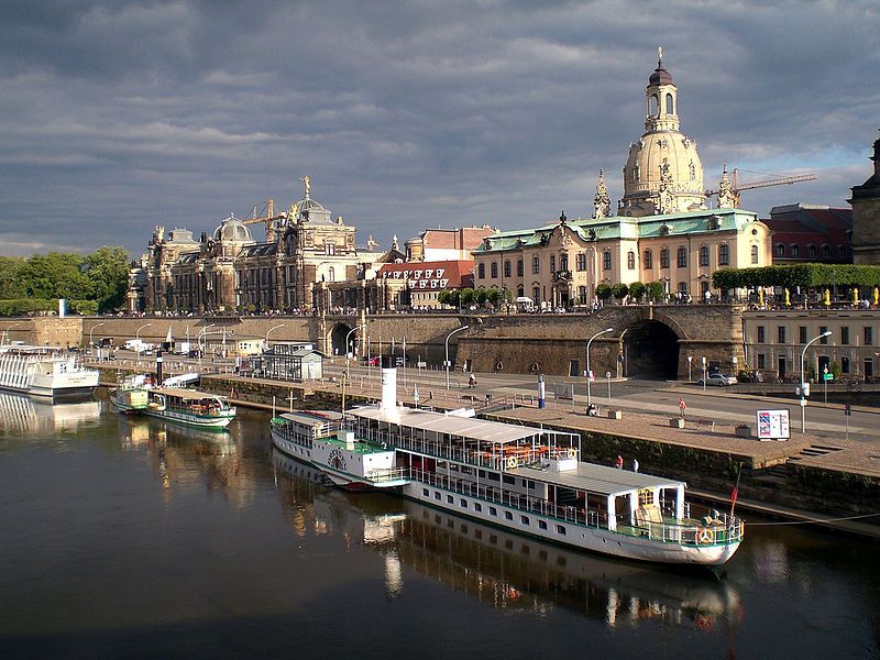 File:Dresden Kunstakademie Frauenkirche.jpg