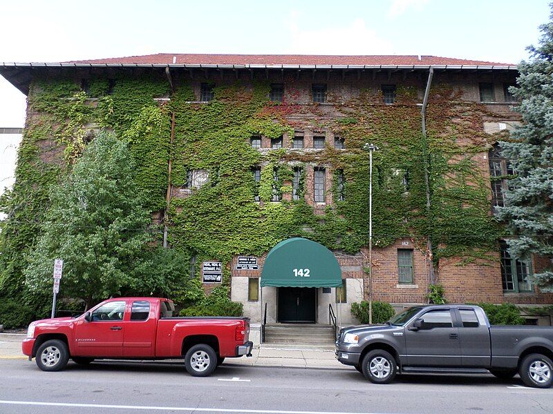 File:Elks Lodge Flint.jpg