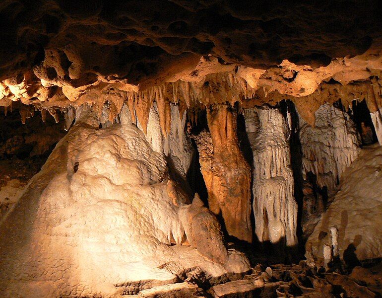 File:FLCaverns-Jan2007.jpg