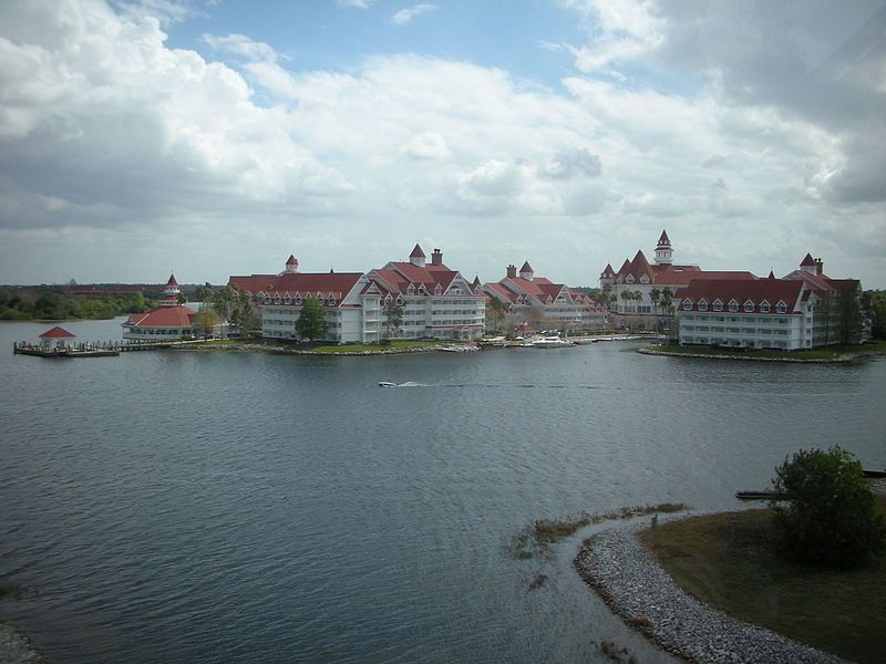 File:GrandFloridianmonorailview.jpg