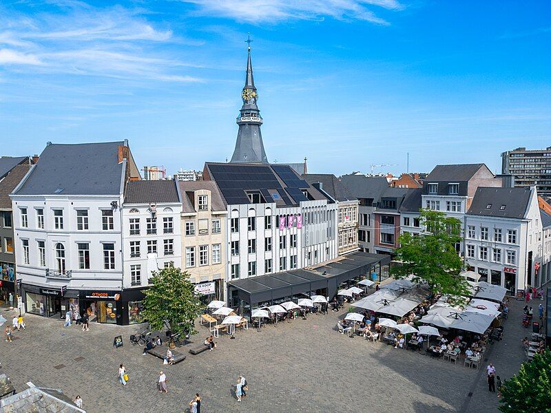 File:Grote Markt Hasselt.jpg