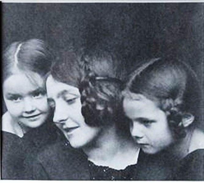 File:Kruse-Daughters.jpg