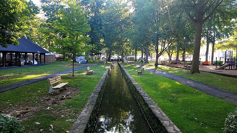 File:Lititz Spring Park.jpg