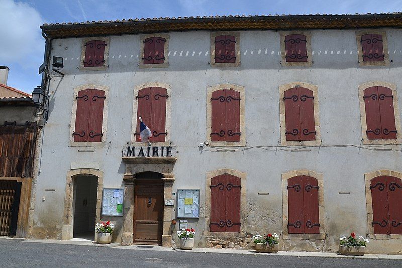 File:Mairie de Puivert.jpg