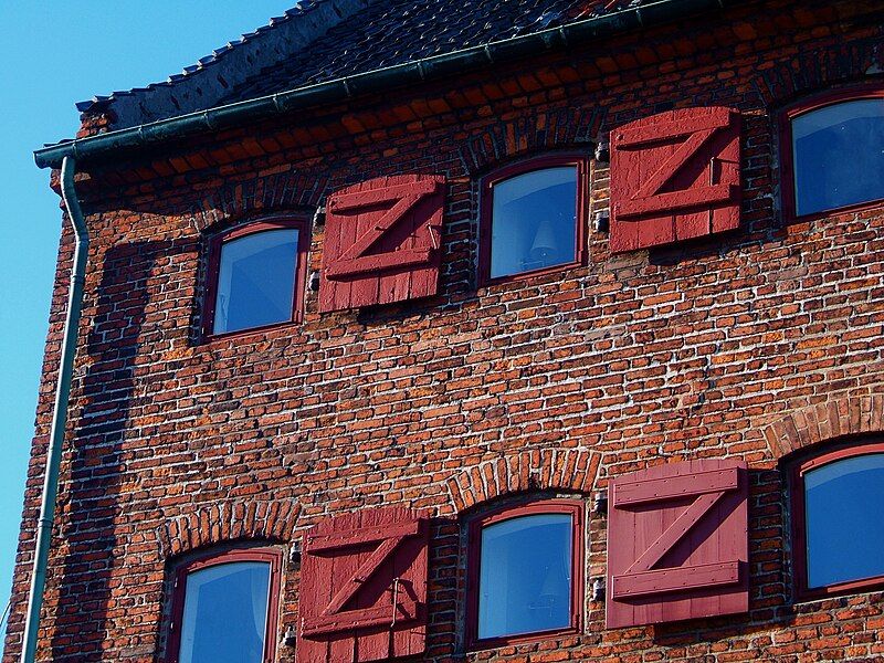 File:Nyhavn detail 1.jpg