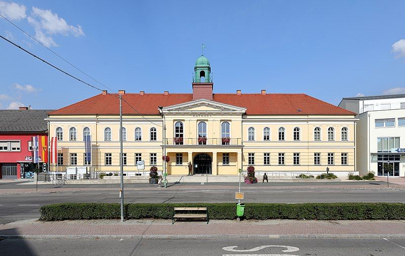 File:Oberwart - Rathaus.JPG