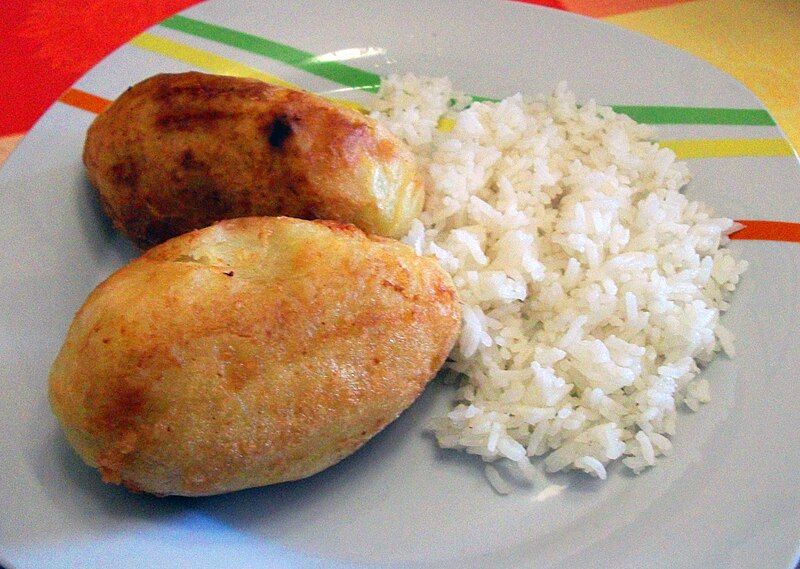 File:Papas rellenas Perú.jpg