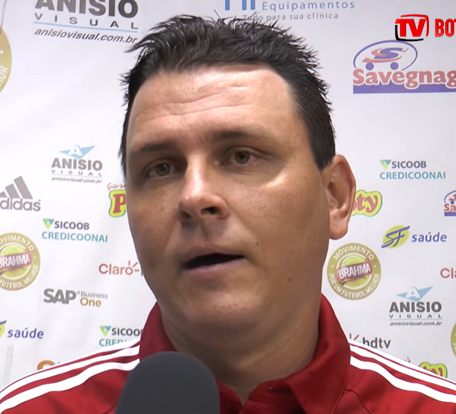 File:Thiago Kosloski 2015.png