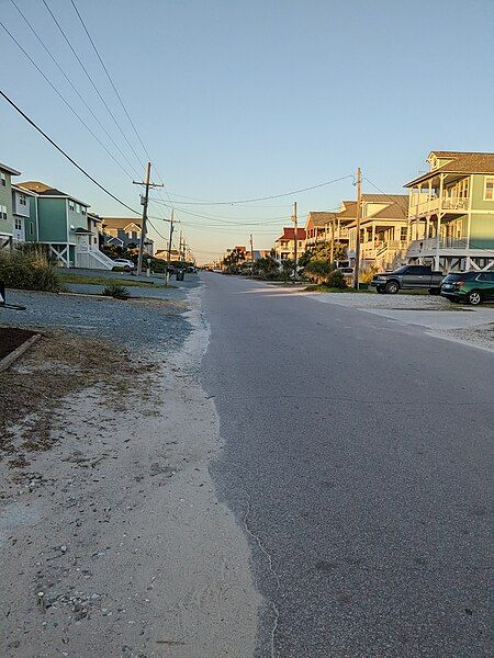 File:Topsail Beach 02.jpg