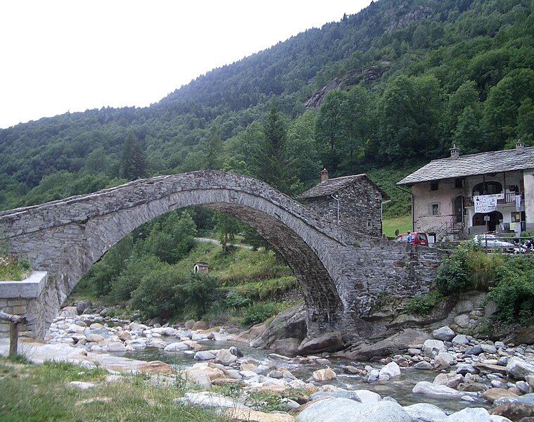 File:Valchiusella Fondo Ponte.JPG