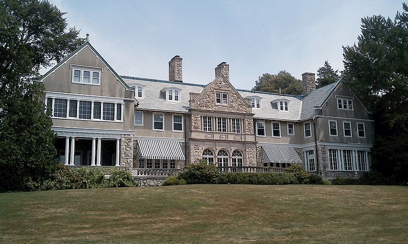 File:Blithewold Mansion.jpg