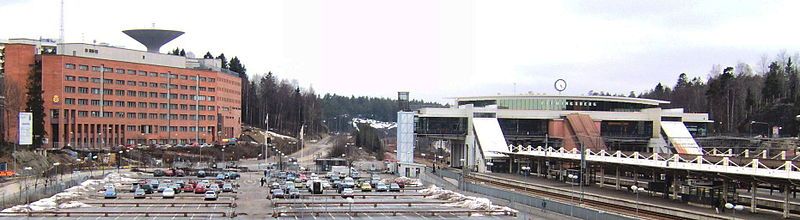 File:Flemingsberg järnvägstation.jpg