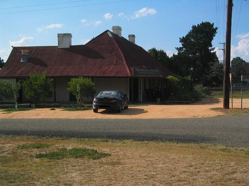 File:Gundaroo royal hotel.jpg