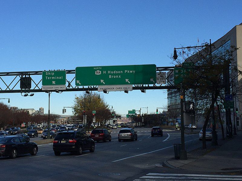 File:HenryHudsonParkway.jpg