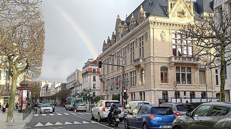 File:HotelDeVilleRueDeFontenayVincennes.jpg