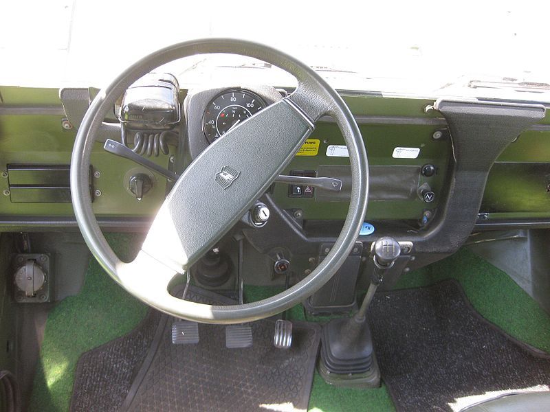 File:Iltis Cockpit.JPG