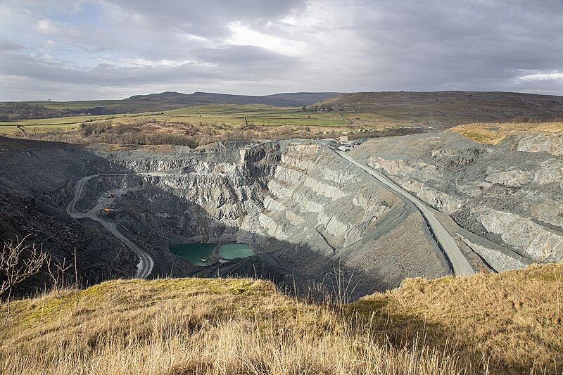 File:Ingleton Quarry.jpg