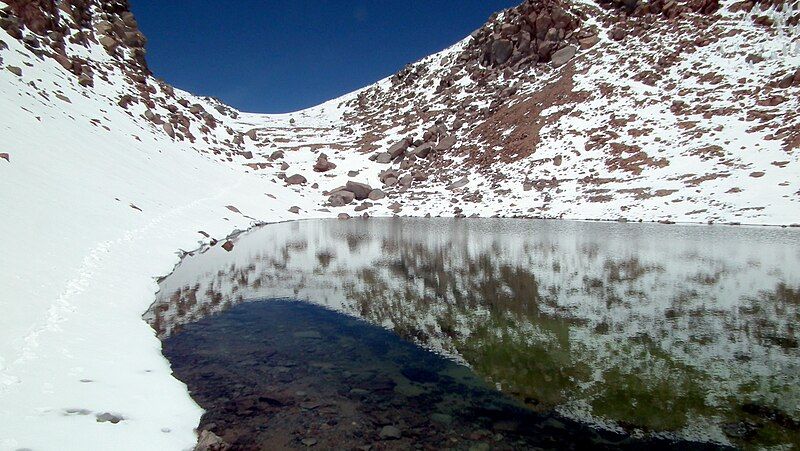 File:LicancaburCraterLake2012a.jpg