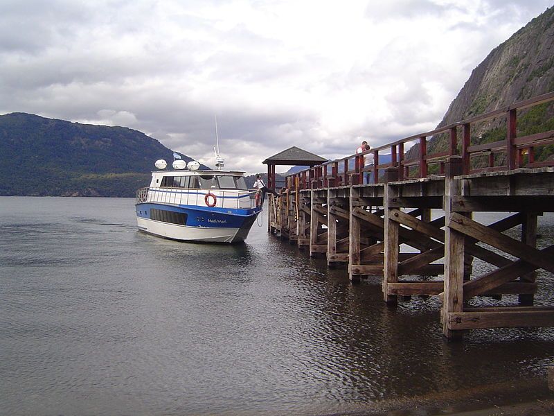 File:Muelle Quila Quina.JPG