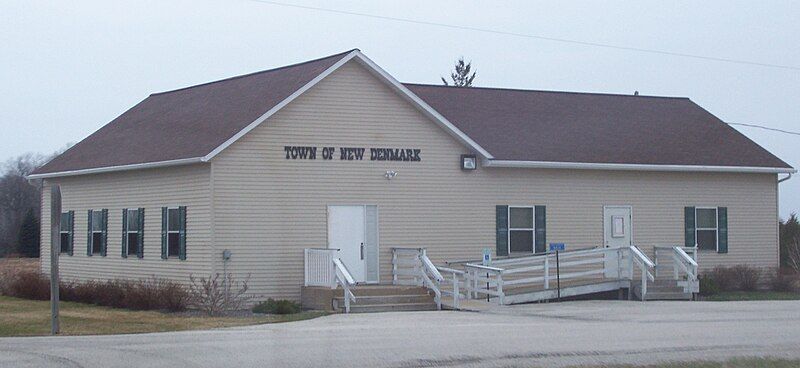 File:NewDenmarkWisconsinTownHall.jpg