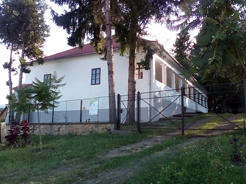 File:Parish house, Bodony.jpg