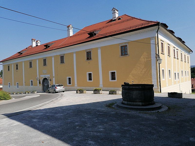 File:Proštija, Novo mesto.jpg