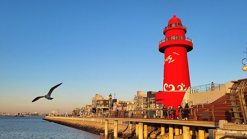 File:Red Lighthouse Oido.jpg