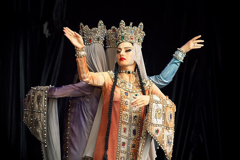 File:Sukhishvili dancers 1.jpg