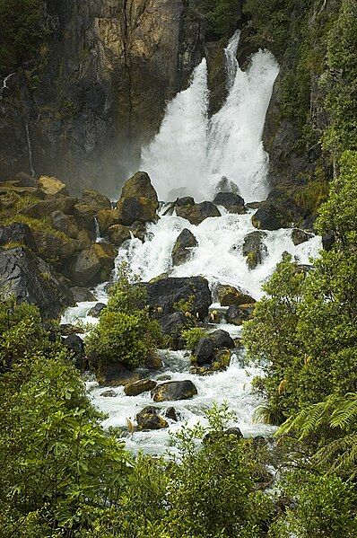 File:Tarawera Falls n.jpg