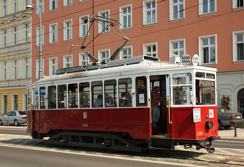 File:Wroclaw Tramwaj BabaJaga.JPG