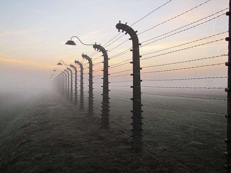 File:Auschwitz II Birkenau.jpg