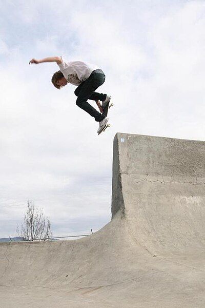 File:BackSmithGrind.jpg