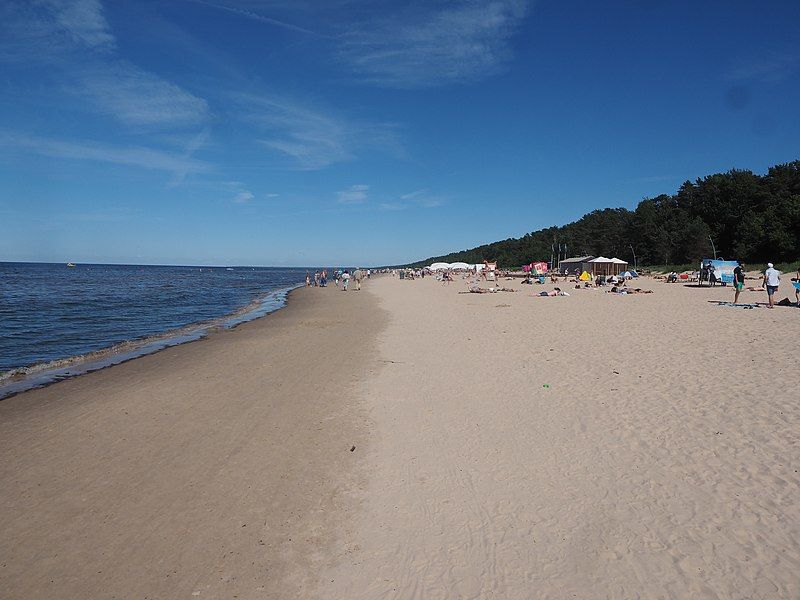 File:Beach in Jurmala.jpg