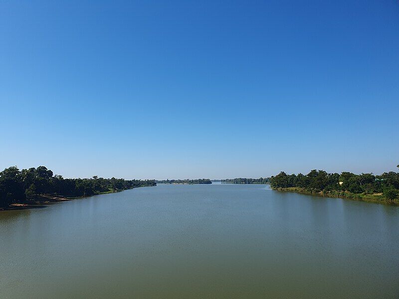 File:Fleuve du Matitanana.jpg