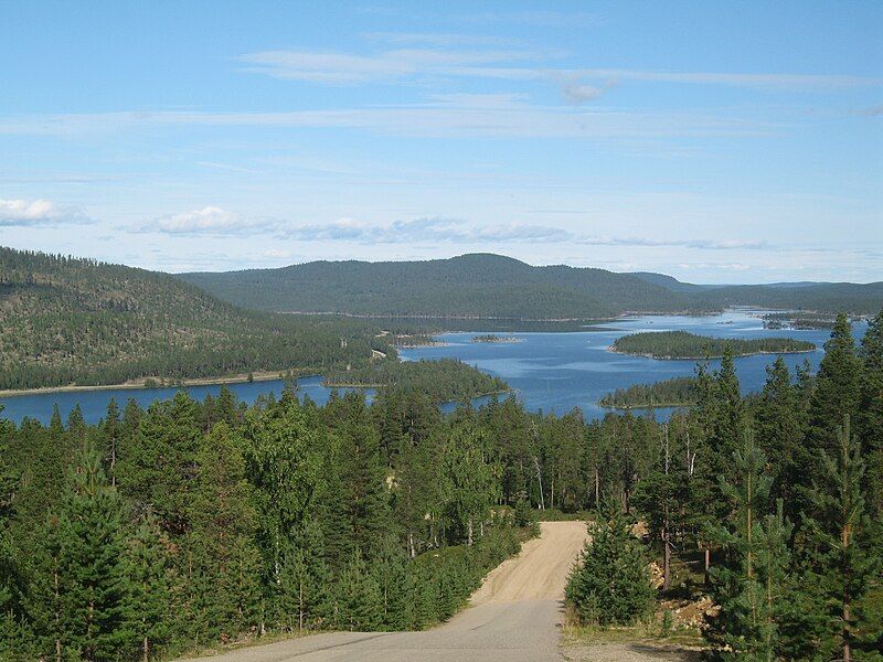 File:Lake Inari.jpg