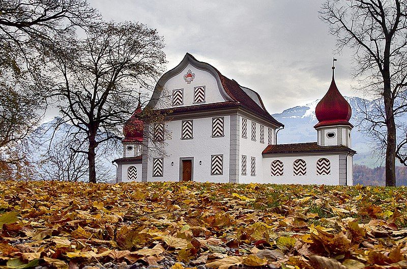 File:Landenberg im Herbst.jpg