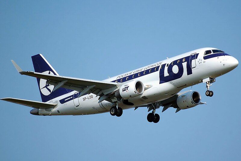 File:Lot.embraer.e-170-100st.sp-ldd.arp.jpg