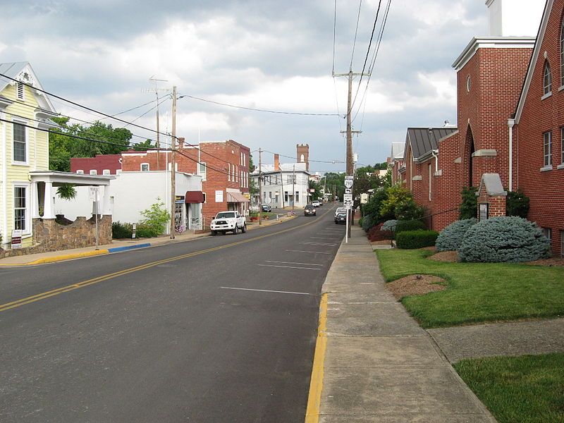 File:MainStreetDaytonVirginia.jpg