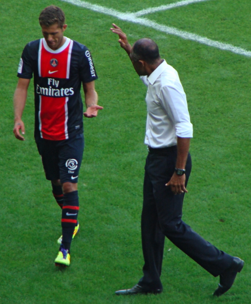 File:Menez et Kombouaré.png